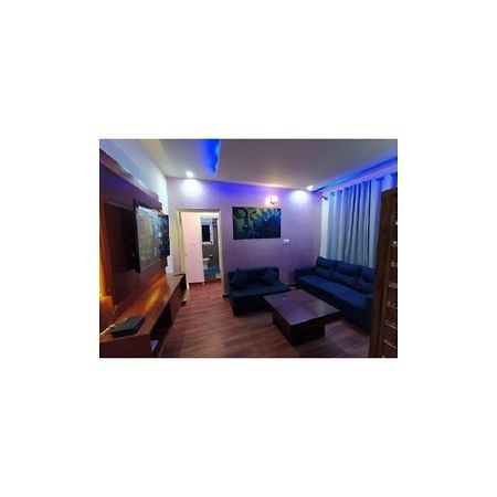 Deluxe Homestay Apartments With Kitchen In ชิมลา ภายนอก รูปภาพ