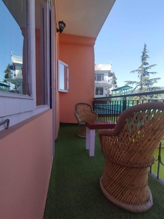 Deluxe Homestay Apartments With Kitchen In ชิมลา ภายนอก รูปภาพ
